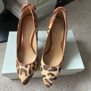 Jessica  Simpson leopard heels 7